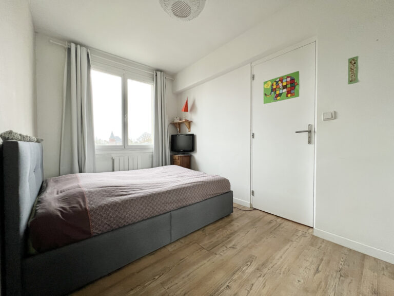 EXCLUSIVITÉ SMITH : APPARTEMENT 3 CHAMBRES – TRÈS BON ÉTAT –