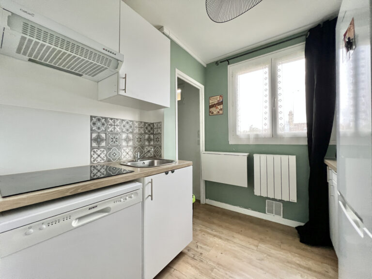 EXCLUSIVITÉ SMITH : APPARTEMENT 3 CHAMBRES – TRÈS BON ÉTAT –