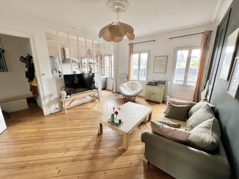 EXCLUSIVITÉ SMITH : DUPLEX DE CHARME 2 CH – TRAVERSANT EST/O