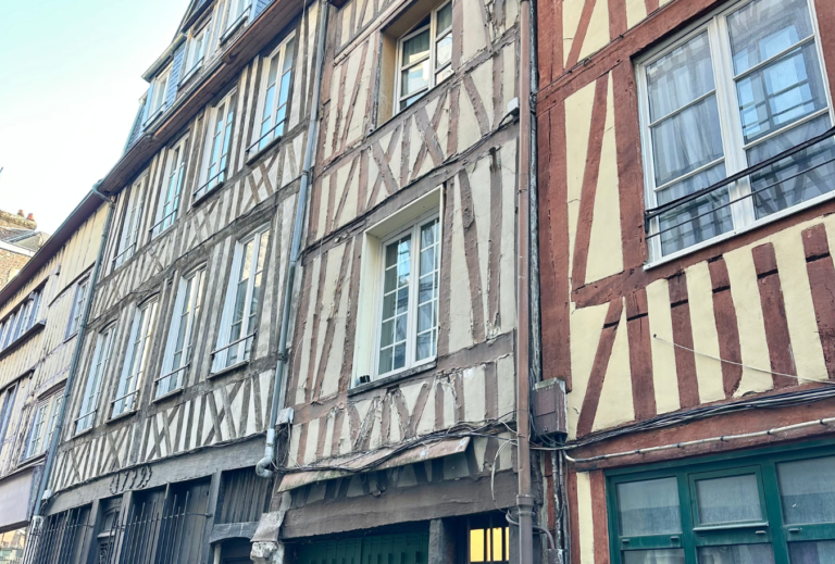 EXCLUSIVITÉ SMITH: IMMEUBLE EN HYPERCENTRE / 6 LOTS