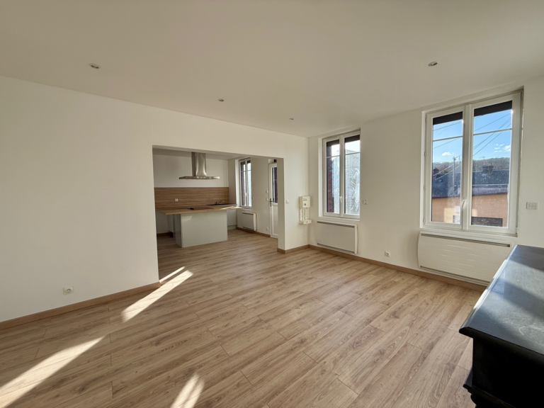 EXCLUSIVITÉ SMITH : MAISON 4 PIÈCES / 3 CHAMBRES – GARAGE