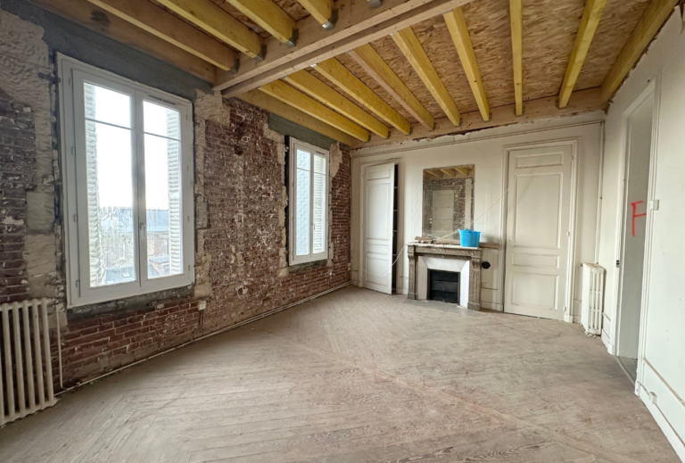 NOUVEAUTÉ SMITH: STUDIO À RÉHABILITER