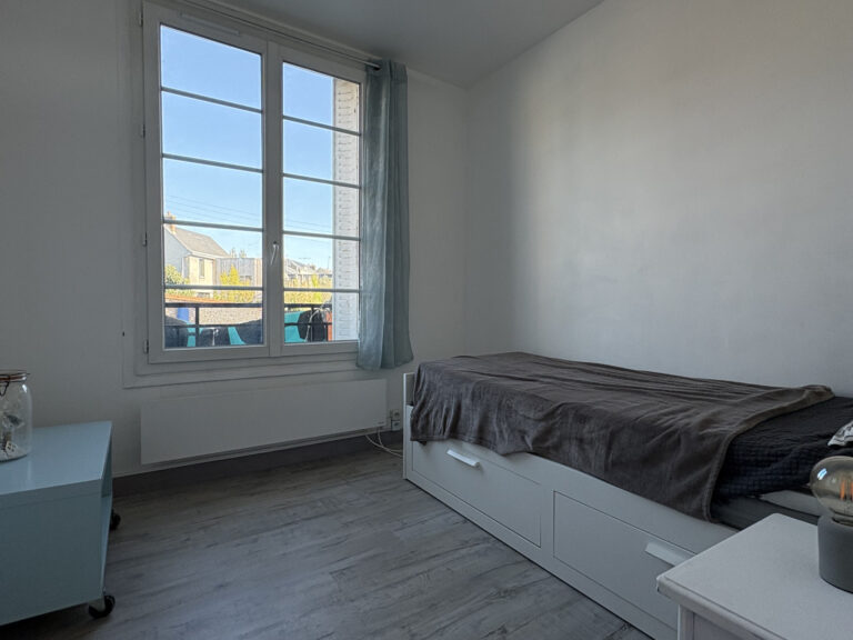 STUDIO MEUBLÉ PROCHE QUARTIER SAINT HILAIRE