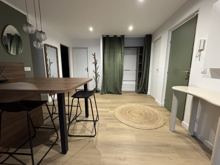 APPARTEMENT T3 MEUBLÉ REFAIT À NEUF