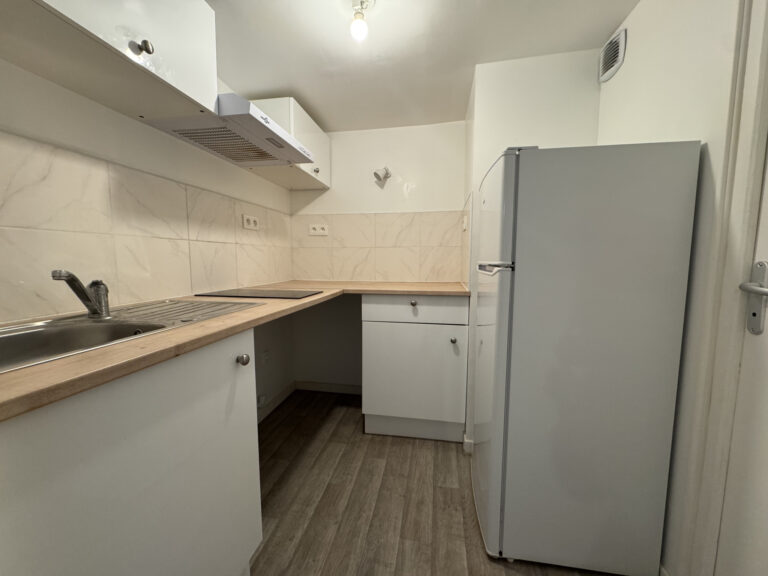 EXCLUSIVITÉ SMITH: T2 REFAIT À NEUF avec EXTÉRIEUR – QUARTIE