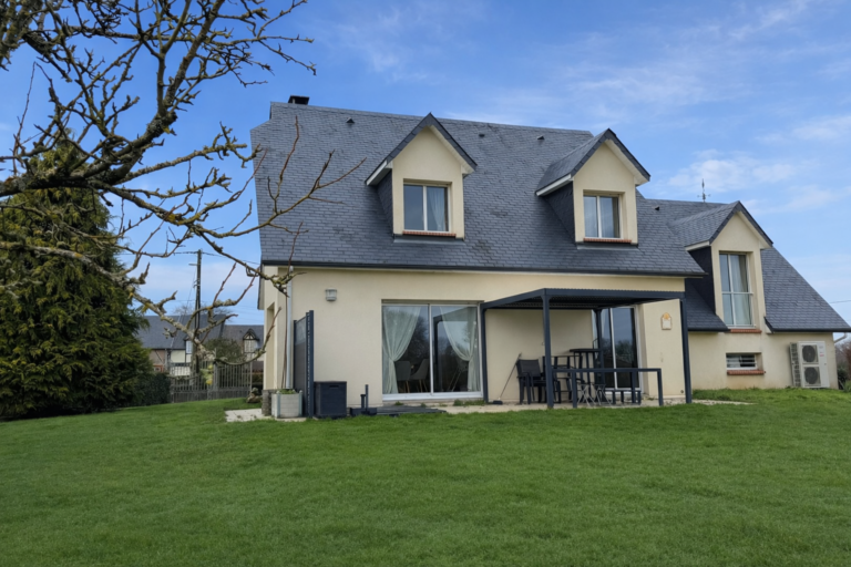 COUP DE COEUR SMITH: MAISON CONTEMPORAINE FAMILIALE