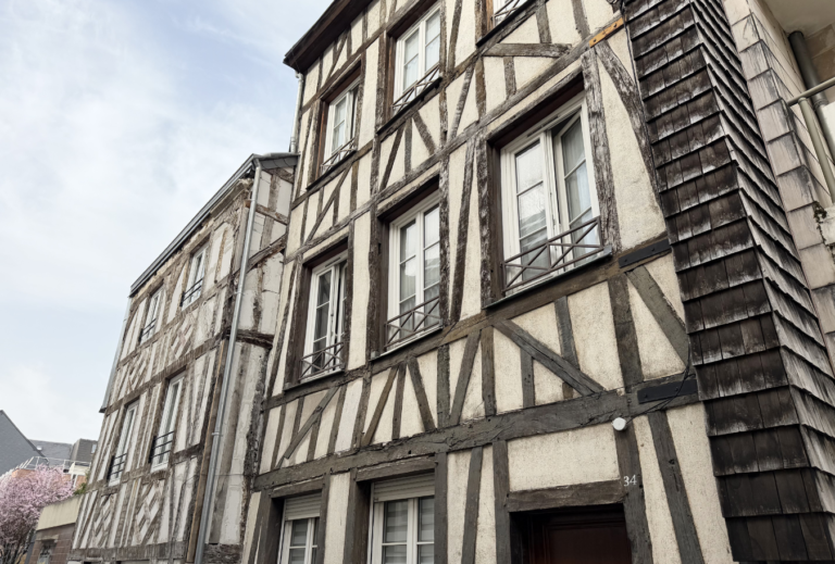 EXCLUSIVITÉ SMITH: MAISON A COLOMBAGES PROCHE GARE