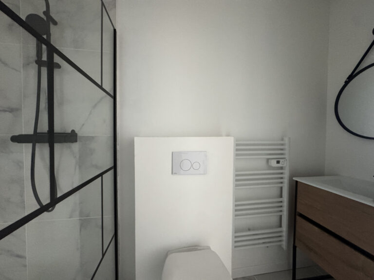 EXCLUSIVITÉ SMITH : DUPLEX REFAIT À NEUF – HYPER CENTRE