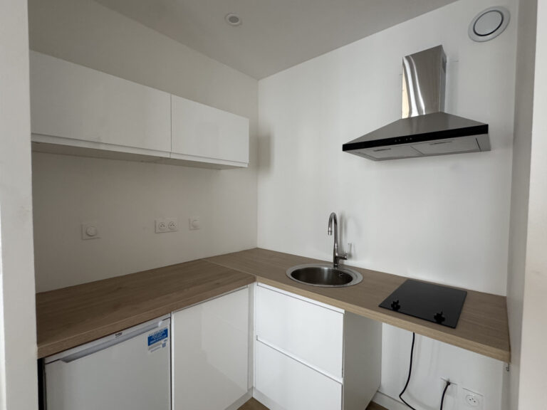 EXCLUSIVITÉ SMITH : DUPLEX REFAIT À NEUF – HYPER CENTRE