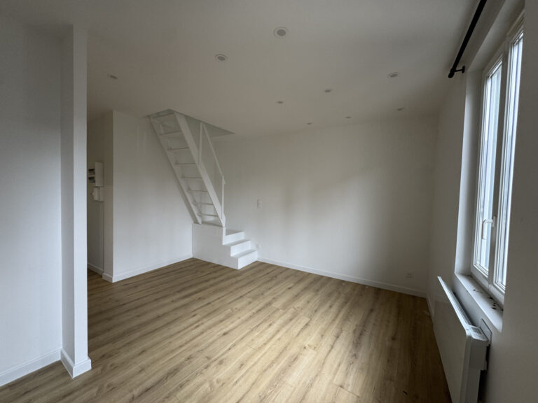 EXCLUSIVITÉ SMITH : DUPLEX REFAIT À NEUF – HYPER CENTRE