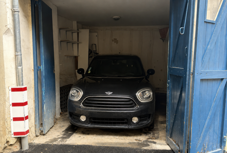 EXCLUSIVITÉ SMITH: GARAGE FERMÉ HYPERCENTRE