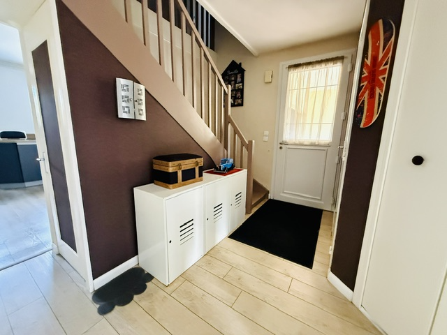 EXCLUSIVITÉ SMITH: MAISON FAMILIALE 3 CH + BUREAU