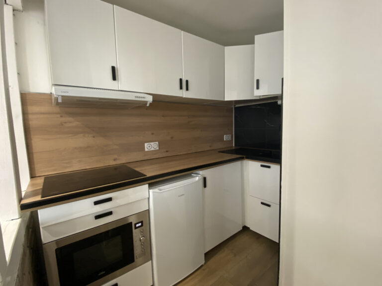 STUDIO MEUBLÉ – PROCHE HOTEL DE VILLE