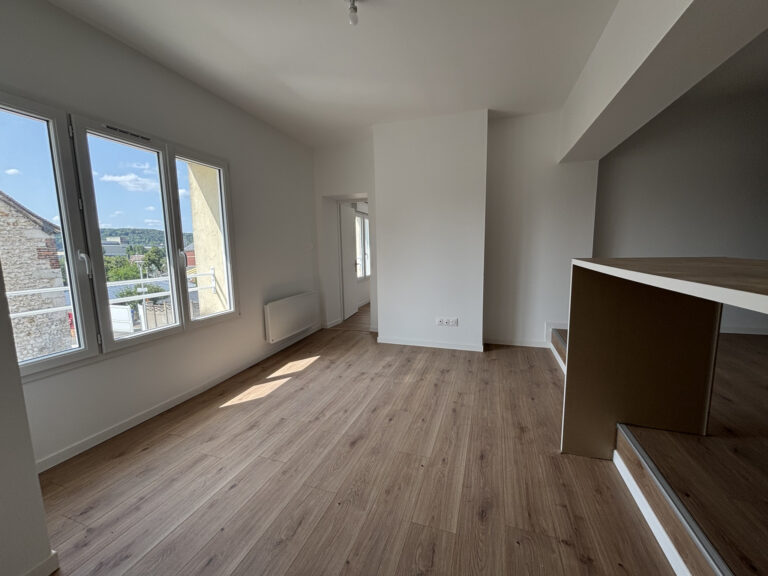 APPARTEMENT T3 REFAIT À NEUF – QUARTIER MAIRIE