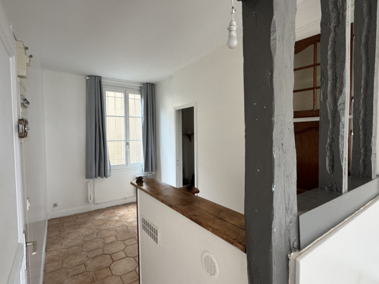 EXCLUSIVITÉ SMITH: GRAND STUDIO QUARTIER SAINT-MACLOU