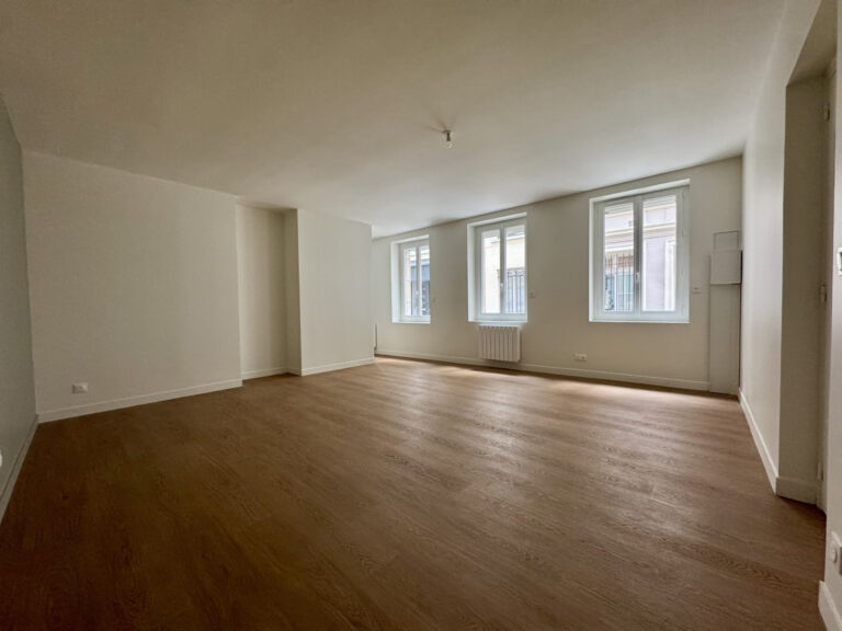EXCLUSIVITÉ SMITH : STUDIO VIEUX MARCHÉ/ PRÉFECTURE