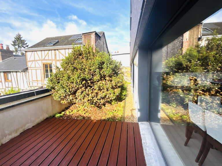 NOUVEAUTE SMITH : APPARTEMENT 4 PIÈCES / JARDIN PRIVATIF –
